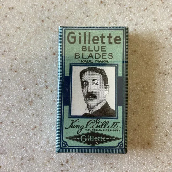 Gillette Tech Razor Vintage with Blue Blades NOS - Picture 2 of 15